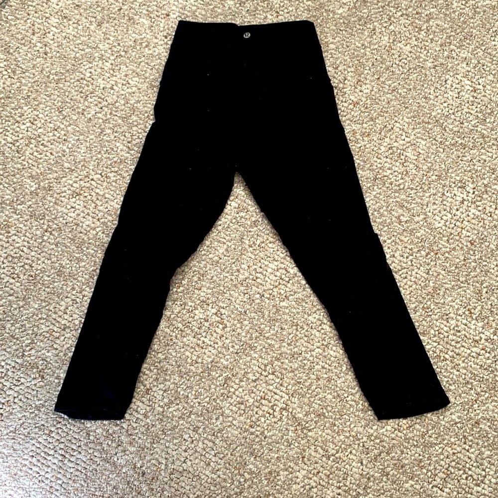 Lululemon cropped black leggings